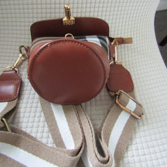 Mini Nova Check Crossbody Bag - Picture 3 of 10